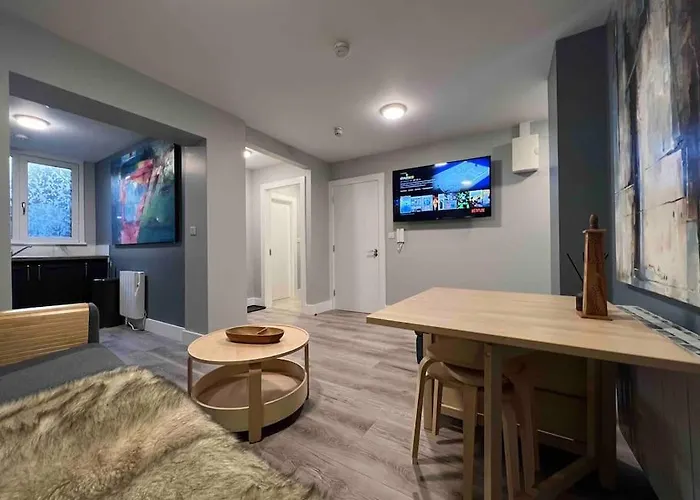 “ The Art House 4” Galway, Woodquay *